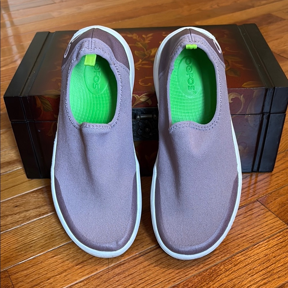 OOFOS OOmg eeZee Lavender Recovery Sneakers Comfortable Casual Style